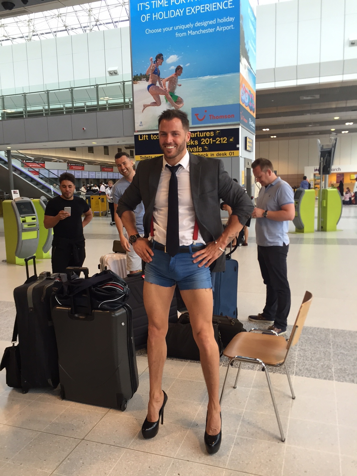 In-flight Fashion, destination Vegas - this guy's outfit is epic!